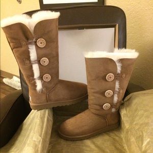 Ugg Bailey Button Triplet boot